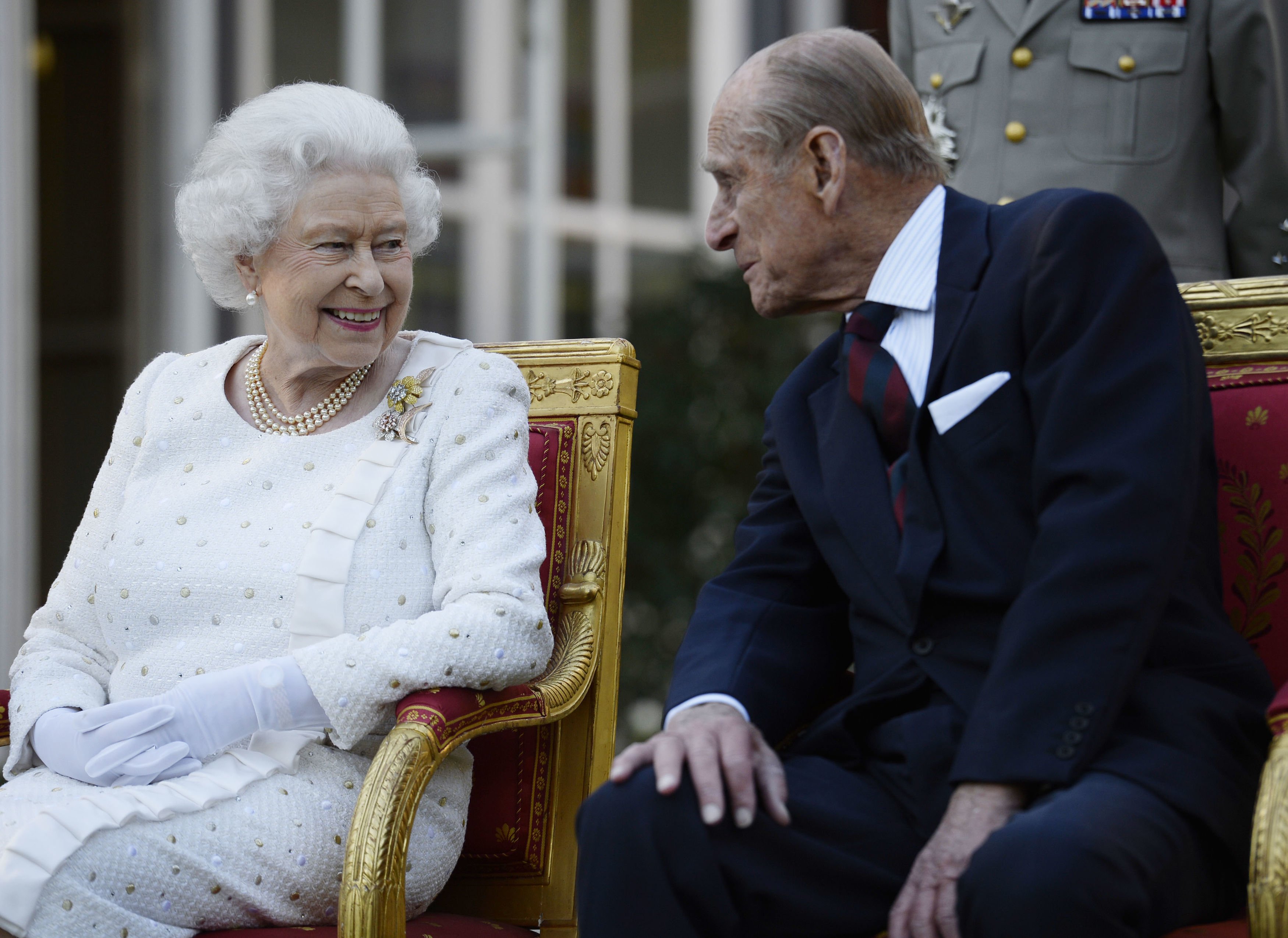 Queen returns to royal duties just four days after the ...