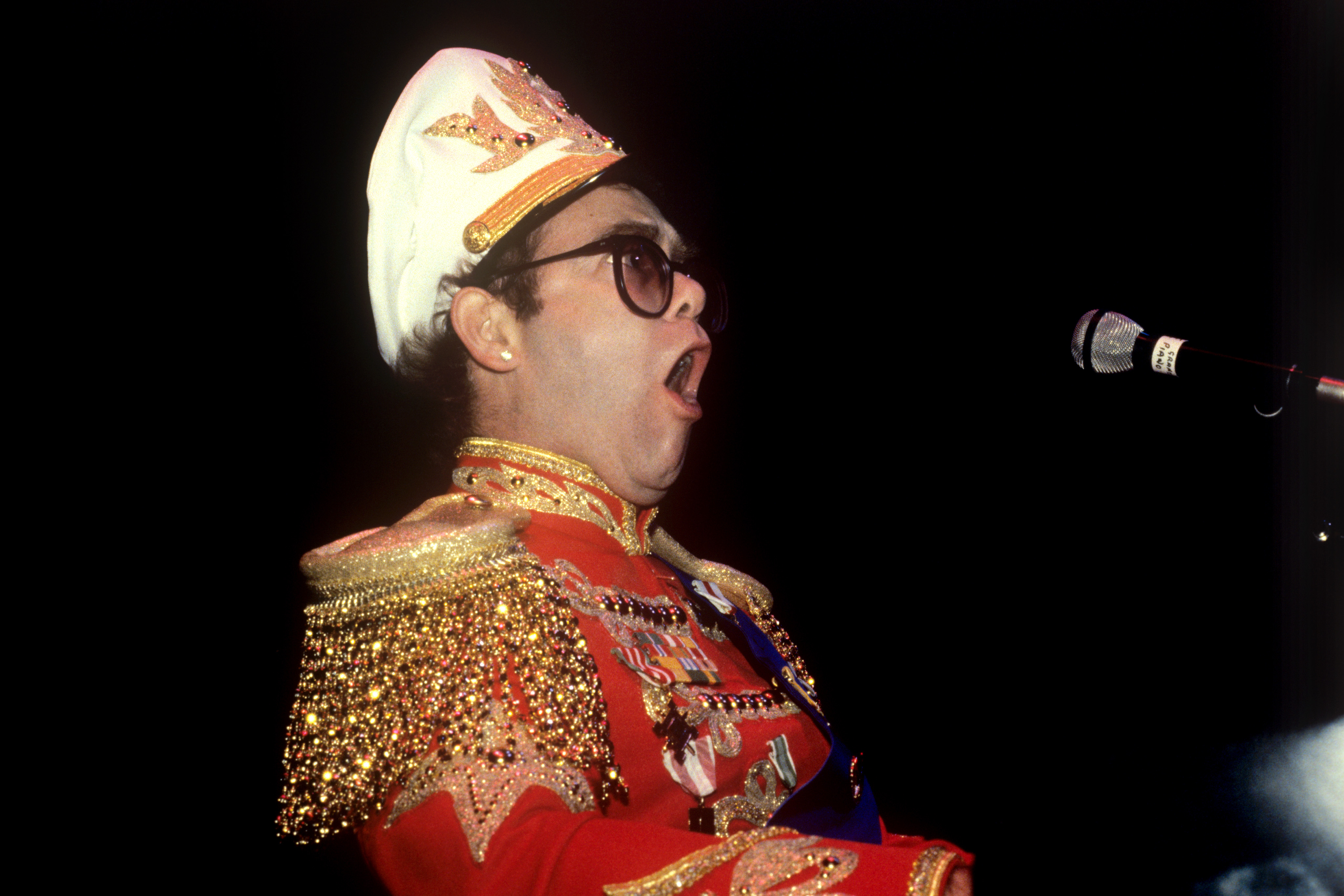 Bob Mackie Revived One of Elton John's Most Iconic Costumes Last Night