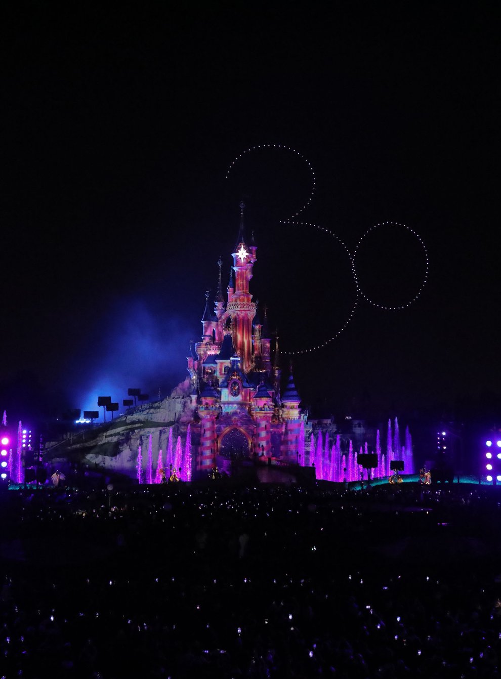 Dazzling Drones Light Up The Sky As Disneyland Paris Celebrates 30 Magical Years Newschain